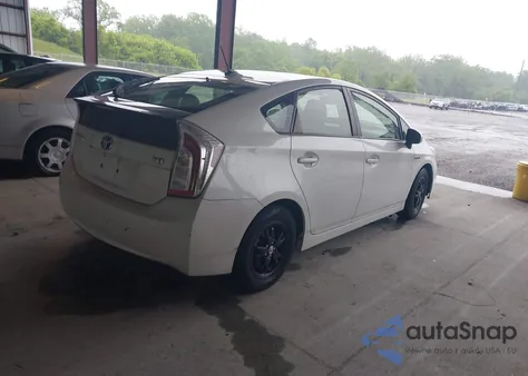 2013 Toyota Prius Five/Four/Three/Three Se/Two из США, поврежденный, VIN JTDKN3DU3D5626899